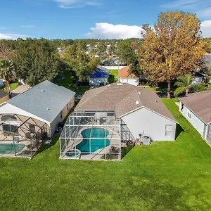 Holiday home Grand Luxury Deluxe 4br Pool Near, Davenport